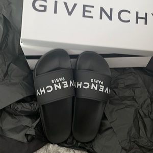 GIVENCHY POOL SLIDES THESE RUN SMALL! IWEAR A 7US